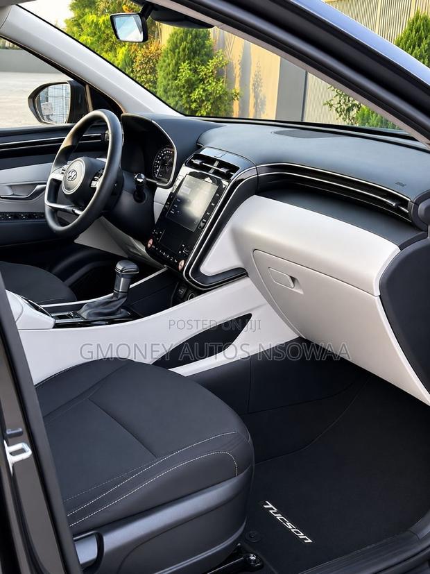Hyundai Tucson SE 2024 Black