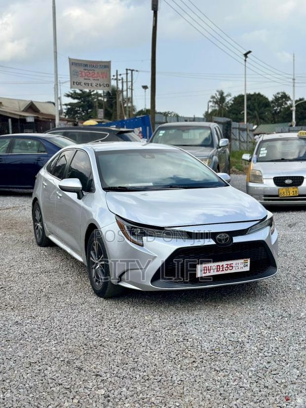 Toyota Corolla LE 2020 Silver