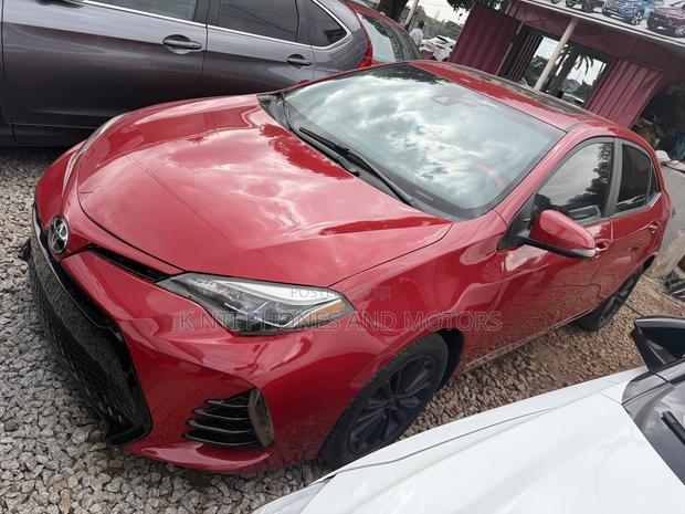 Toyota Corolla LE Eco (1.8L 4cyl 2A) 2018 Red