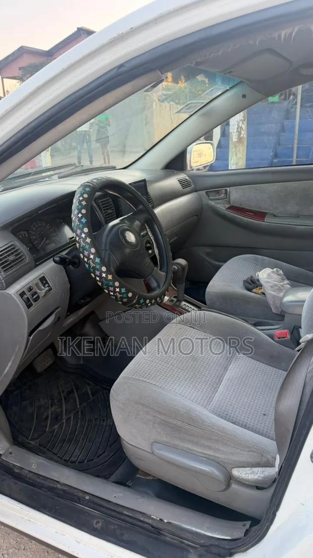 Toyota Corolla LE 2006 White