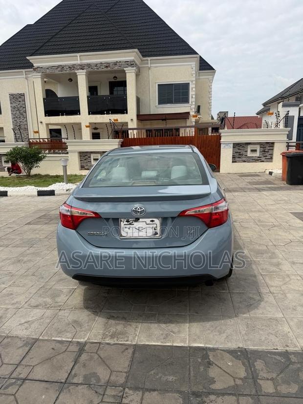 Toyota Corolla 2015