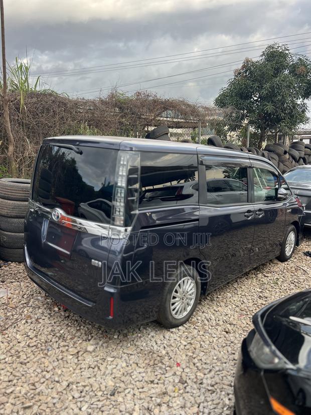 Toyota Voxy Hybrid V 2WD 7-Seater 2016 Black
