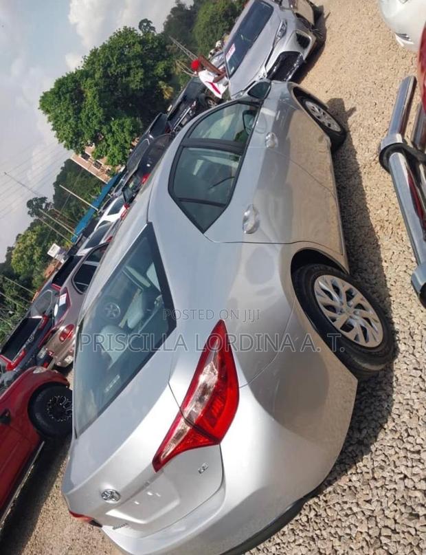 Toyota Corolla LE (1.8L 4cyl 2A) 2019 Silver