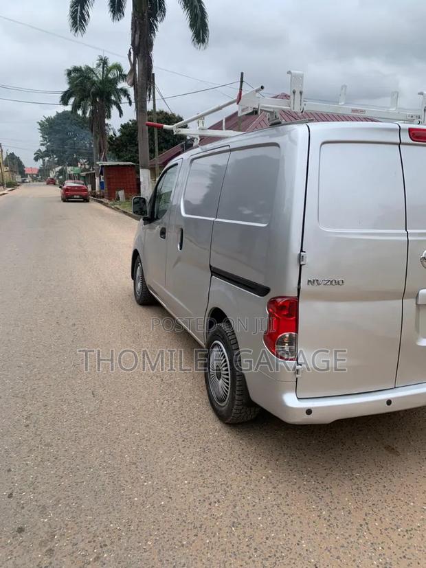 Nissan NP200 2020 Silver