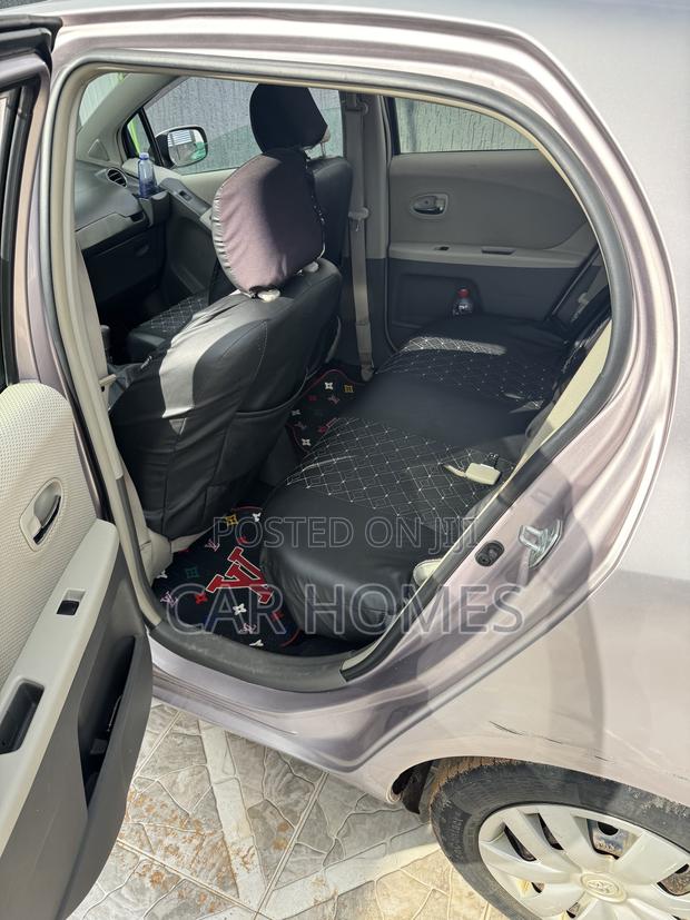 Toyota Vitz 1.0 FWD 5dr 2010 Pink