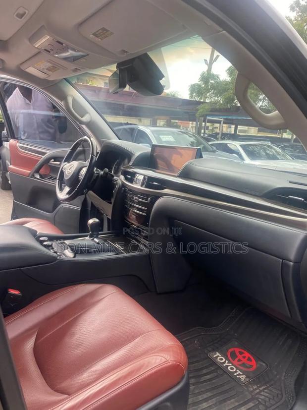 Lexus LX 2021 Black