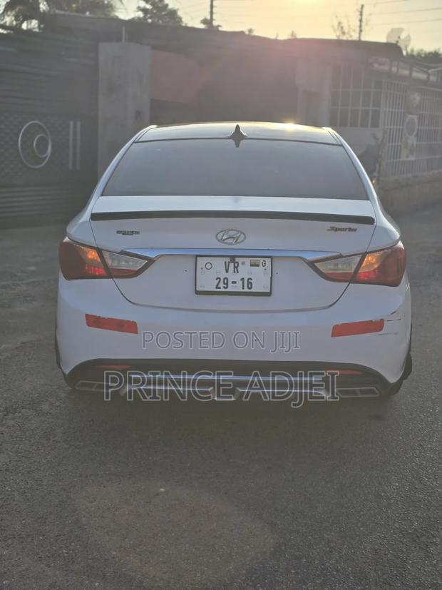 Hyundai Sonata 2011 White