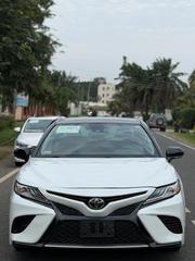 Toyota Camry XLE (2.5L 4cyl 8A) 2019 White for sale