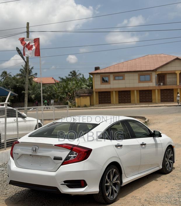 Honda Civic Touring Sedan 2019 White