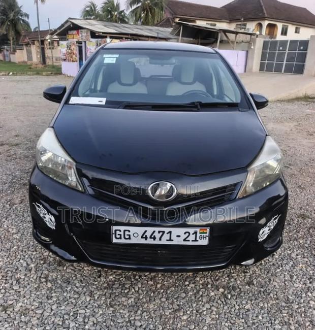 Toyota Vitz 2012 Black