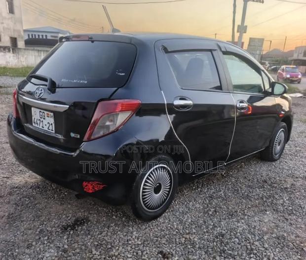 Toyota Vitz 2012 Black