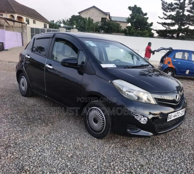 Toyota Vitz 2012 Black