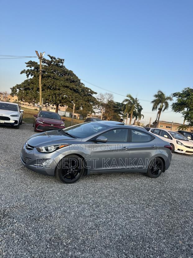 Hyundai Elantra SE 4dr Sedan (1.8L 4cyl 6A) 2015 Gray