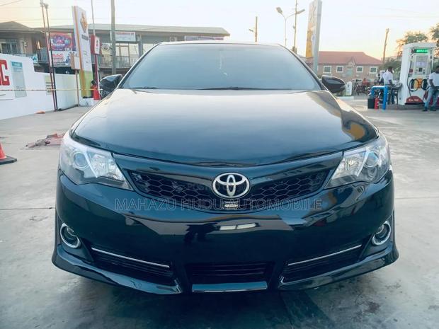 Toyota Camry XLE 4dr Sedan w/Prod. End 11/13 (2.5L 4cyl 6A) 2014 Black