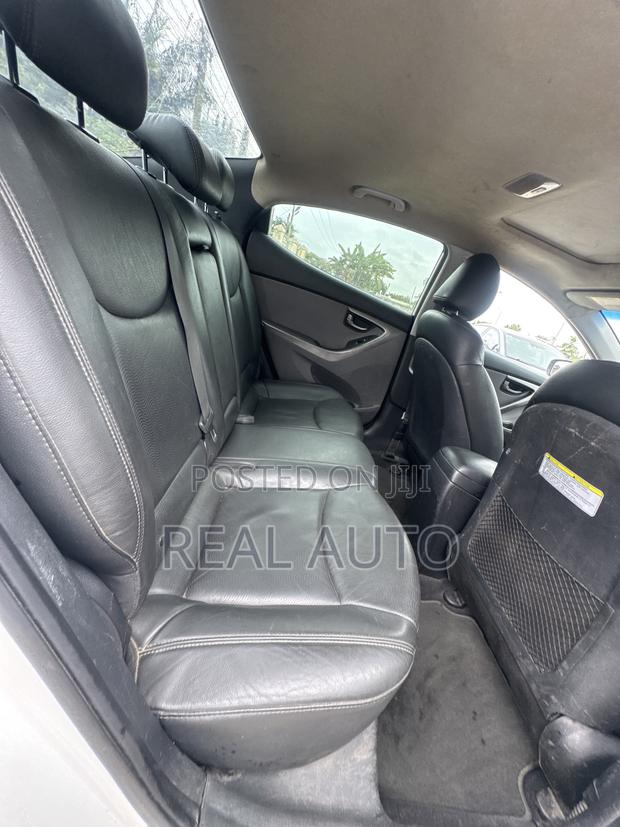 Hyundai Elantra Limited Sedan FWD (1.8L 4cyl 6A) 2013 White