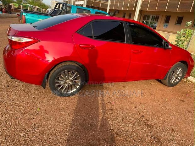 Toyota Corolla 2016 Red