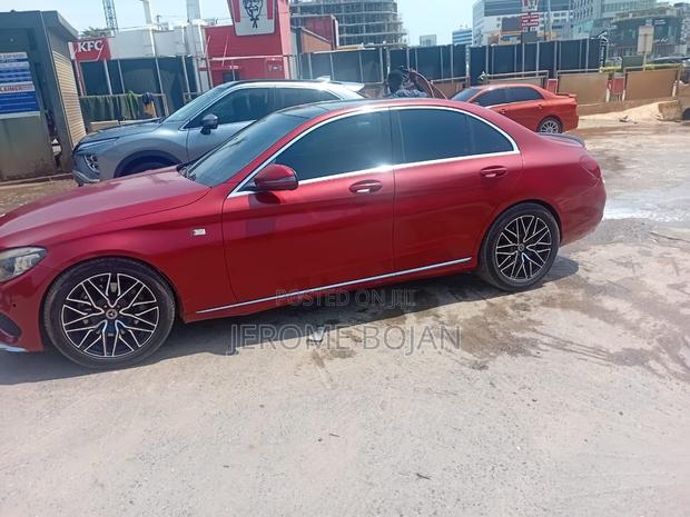 Mercedes-Benz C300 2017 Red