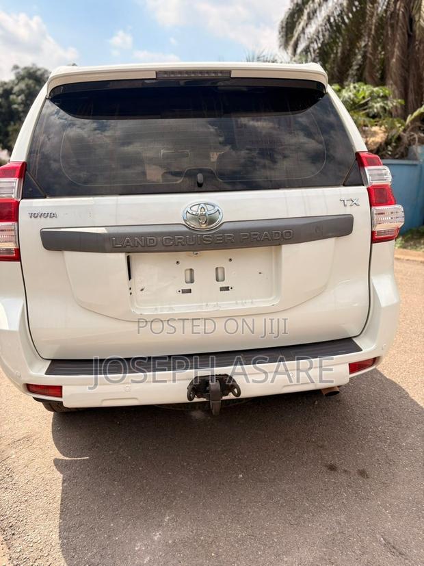 Toyota Land Cruiser Prado 2017 White