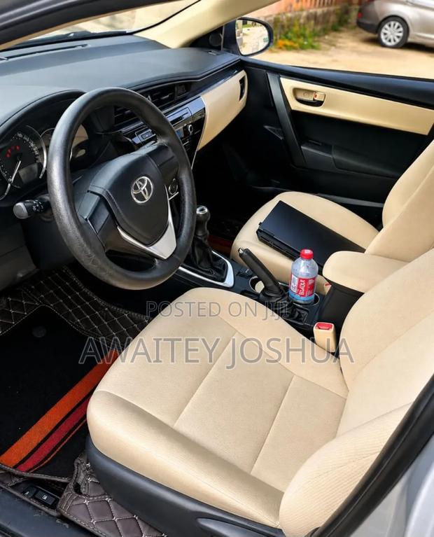 Toyota Corolla 2019 White