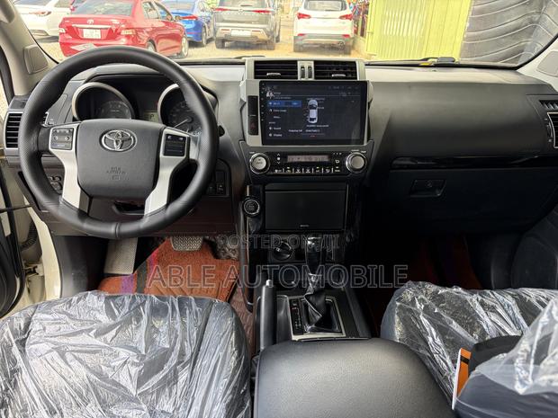 Toyota Land Cruiser Prado 2.7 2017 White