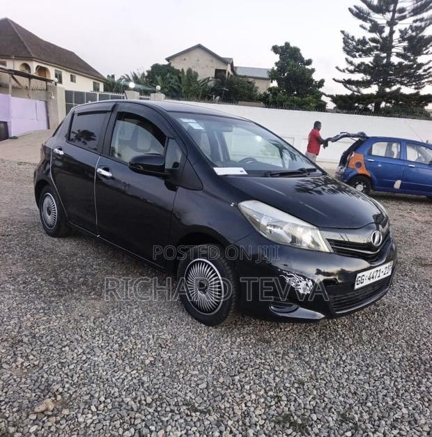 Toyota Vitz 1.3 AWD 5dr 2012 Black