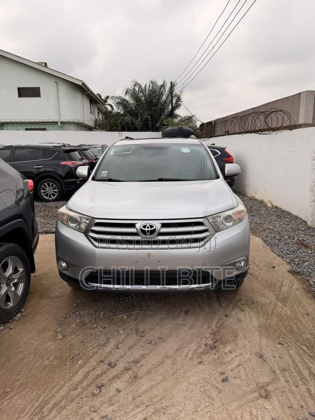 Toyota Highlander 2.7L 2WD 2013 Silver