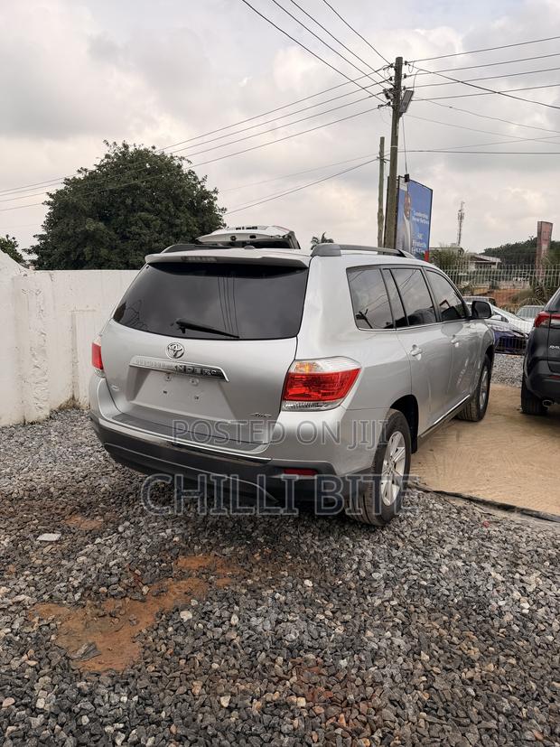 Toyota Highlander 2.7L 2WD 2013 Silver
