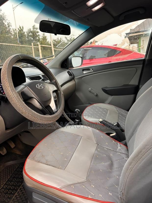 Hyundai Accent GLS 2012 Gray