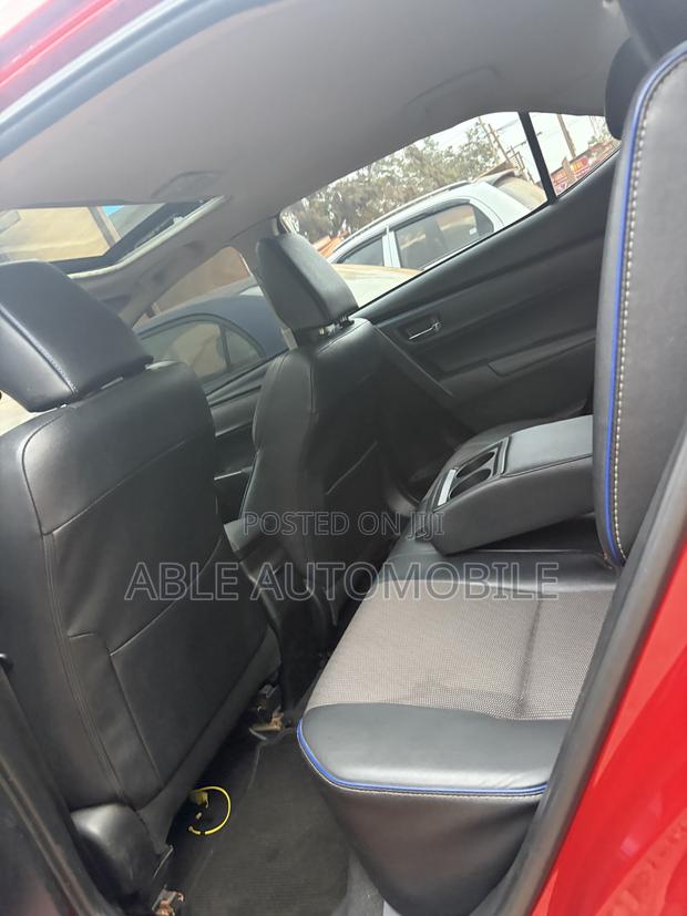 Toyota Corolla SE 4dr Sedan (1.8L 4cyl CVT) 2017 Red