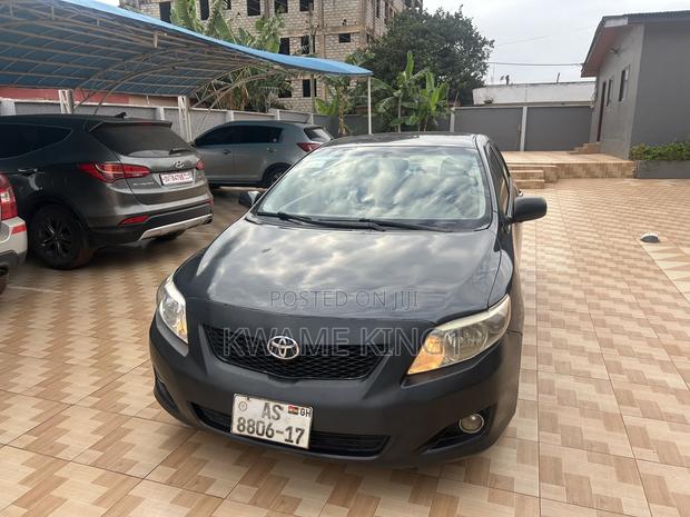 Toyota Corolla LE 4dr Sedan (1.8L 4cyl 4A) 2010 Gray