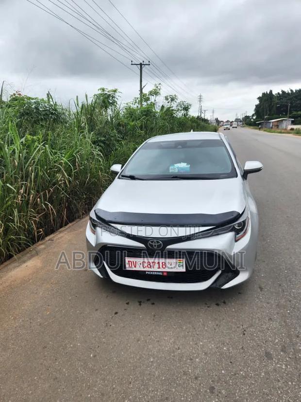 Toyota Corolla SE (1.8L 4cyl 2A) 2019 Silver