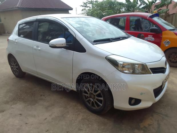Toyota Vitz 2012 White