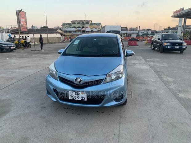 Toyota Vitz 2012 Blue