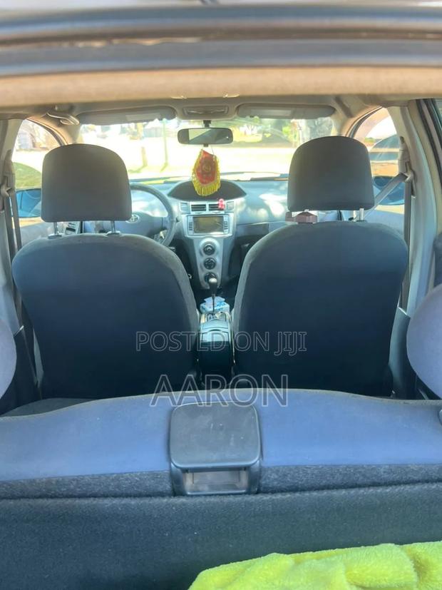 Toyota Vitz 1.0 FWD 5dr 2010 Pearl