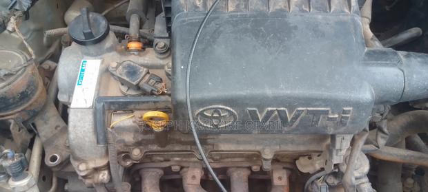 Toyota Vitz 2010 Silver
