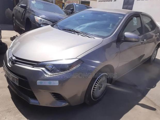 Toyota Corolla 2015 Brown