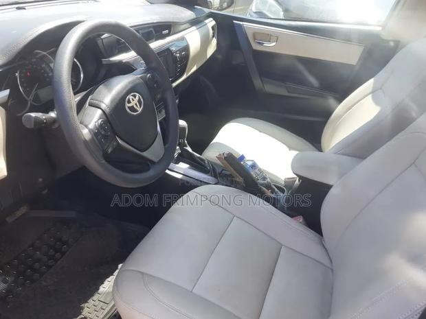 Toyota Corolla 2015 Brown