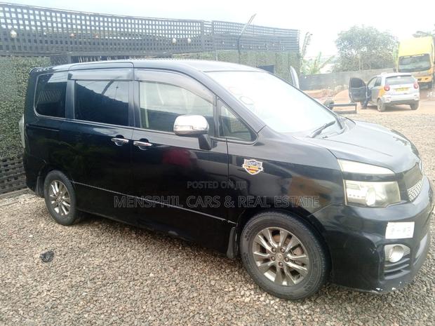 Toyota Voxy 2011 Black