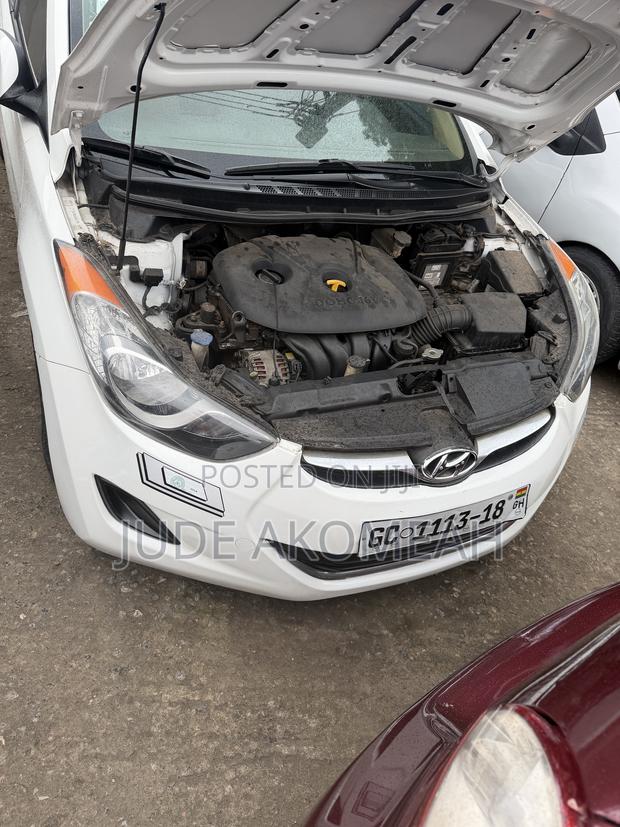 Hyundai Elantra Limited Sedan FWD (1.8L 4cyl 6A) 2013 White
