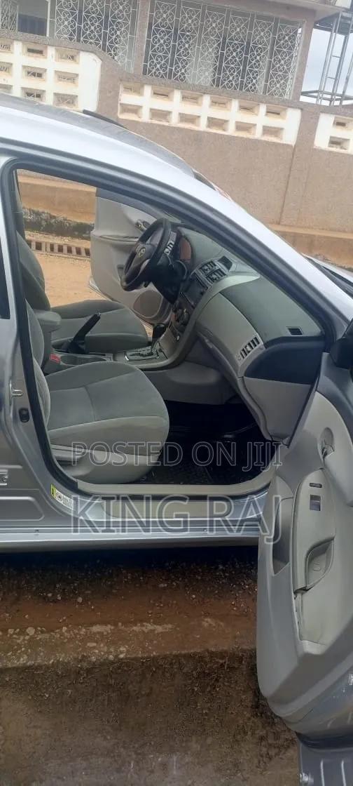 Toyota Corolla LE 4dr Sedan (1.8L 4cyl 4A) 2013 Silver