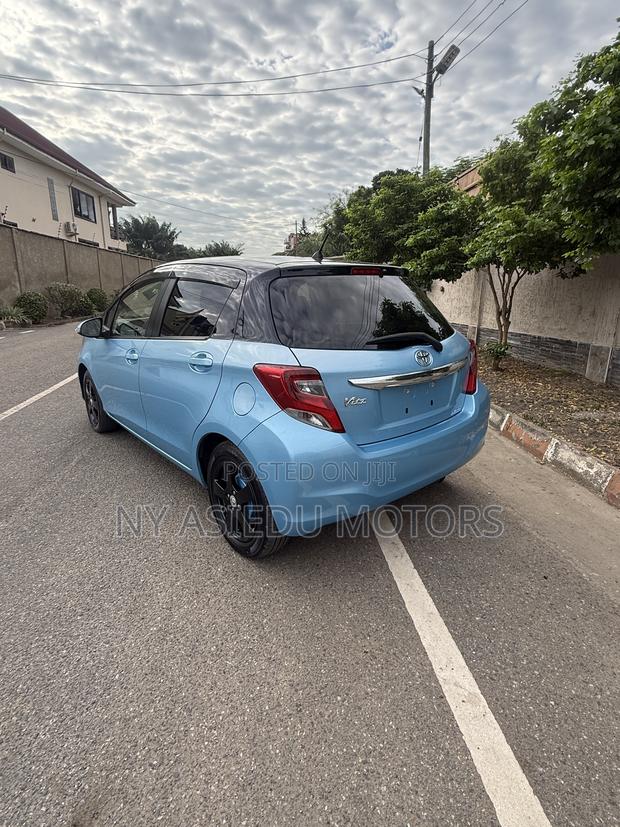 Toyota Vitz 1.3 FWD 3dr 2015 Blue
