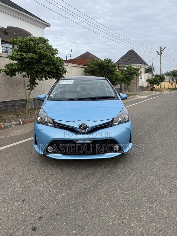 Toyota Vitz 1.3 FWD 3dr 2015 Blue