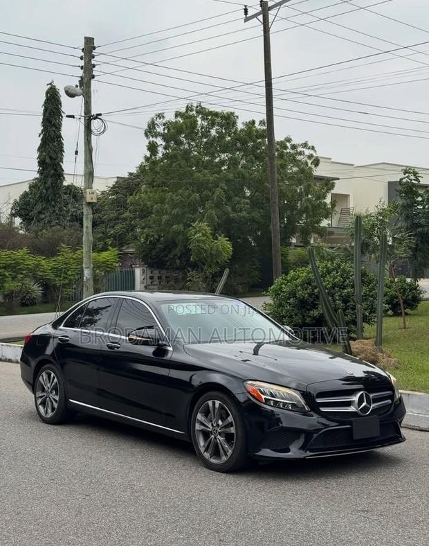 Mercedes-Benz C300 2021 Black