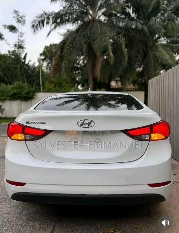 Hyundai Elantra Limited Sedan FWD (1.8L 4cyl 6A) 2016 White