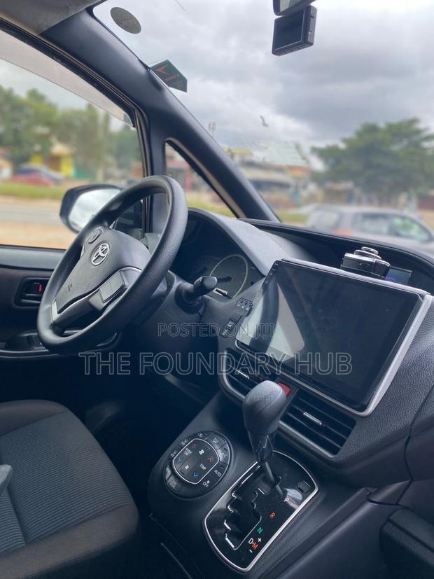 Toyota Voxy X 4WD 8-Seater 2016 Black