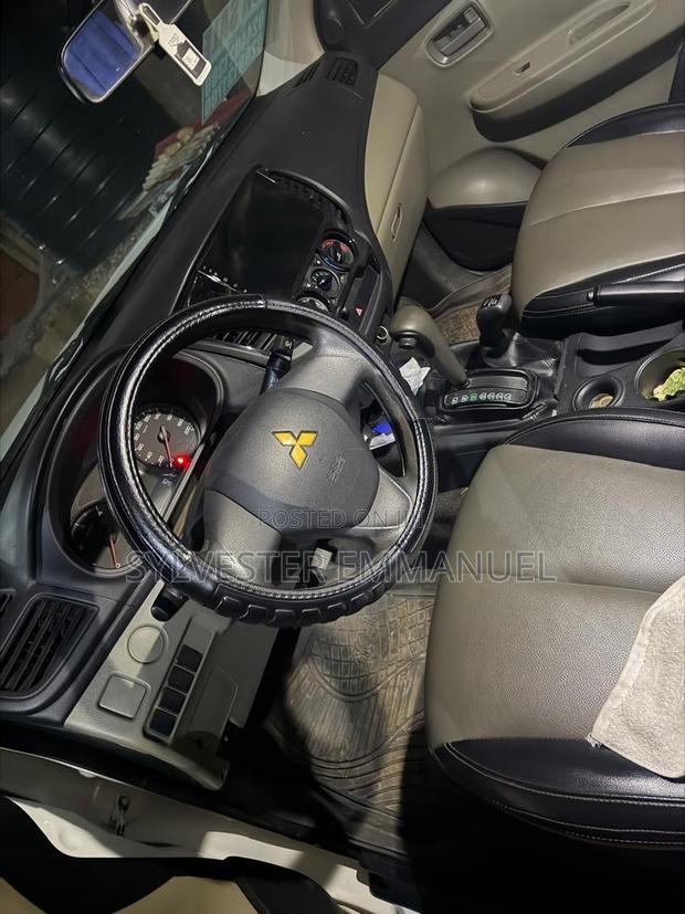 Mitsubishi L200 Club Cab 2.4 154hp 4WD 2018 White