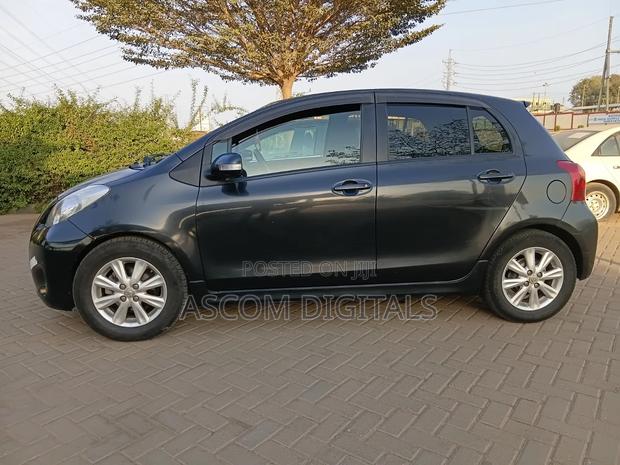 Toyota Vitz 2010 Black