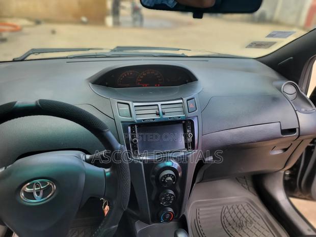 Toyota Vitz 2010 Black