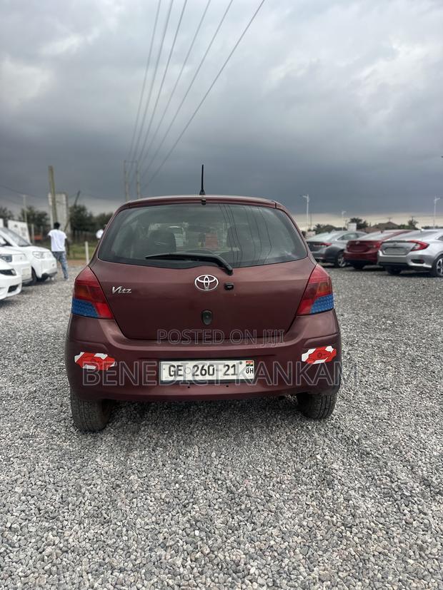 Toyota Vitz 1.0 FWD 5dr 2010 Burgundy