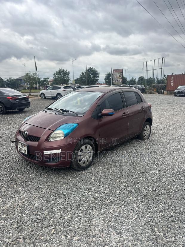 Toyota Vitz 1.0 FWD 5dr 2010 Burgundy